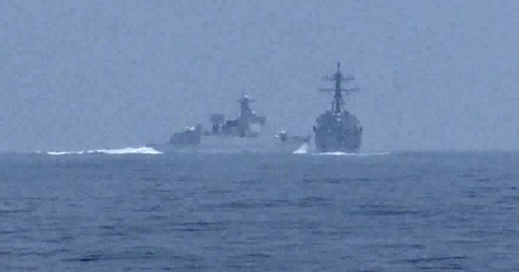 Chinese warship U.S. destroyer