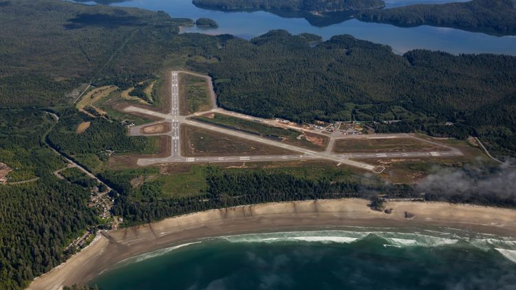 Tofino plane crash