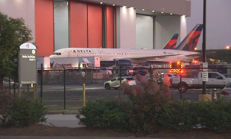 Delta airlines tire explosion